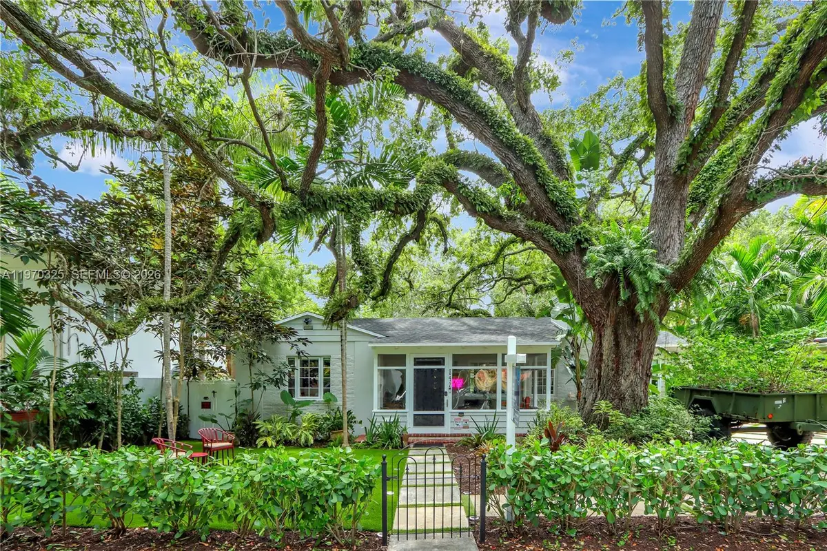 842 NW 9th Ct, Miami, FL 33136 - #1