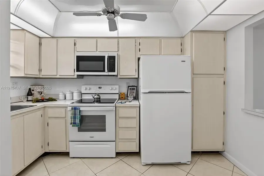 3300 W Rolling Hills Cir #302, Davie, FL 33328 - #3