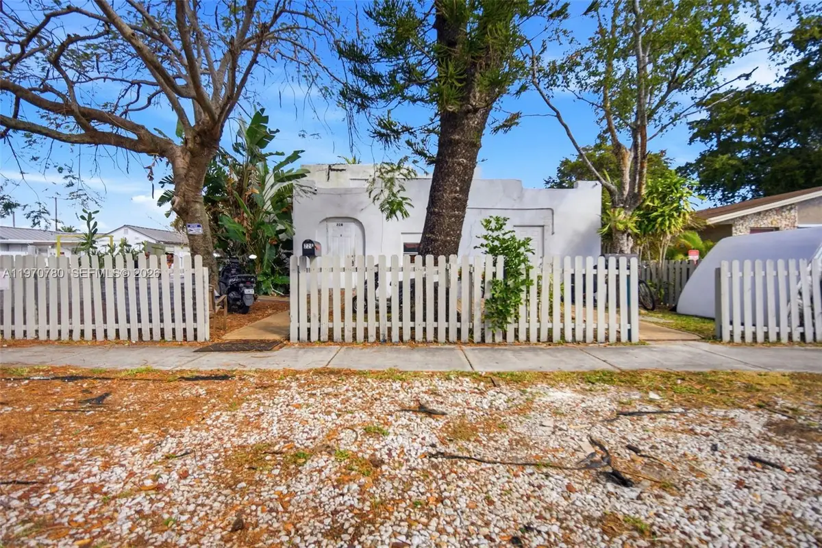 224 SW 14th St, Dania Beach, FL 33004 - #1