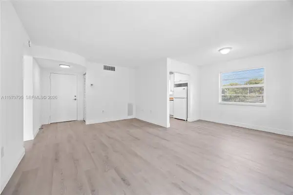 4990 E Sabal Palm Blvd #202, Tamarac, FL 33319