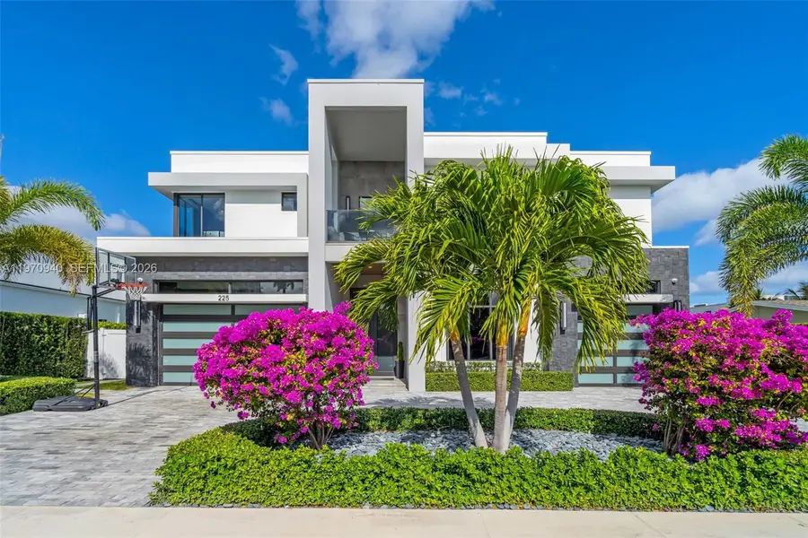 225 NE 3rd St, Boca Raton, FL 33432 - #2