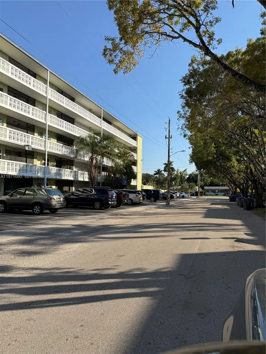 1425 Arthur St #315B, Hollywood, FL 33020 - #2