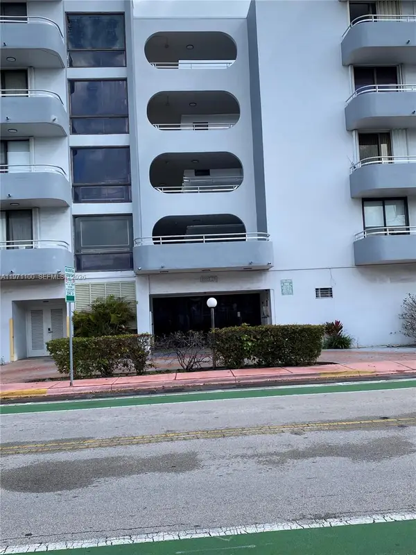 Address Withheld By Seller, Miami Beach, FL 33141