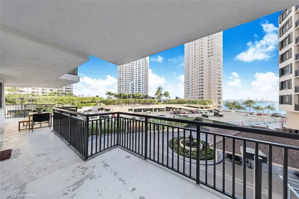540 Brickell Key Dr #608, Miami, FL 33131