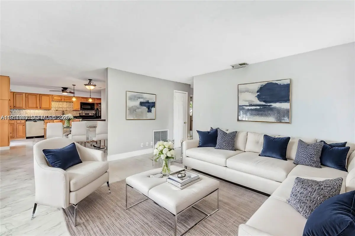 735 NE 38th St, Oakland Park, FL 33334 - #1