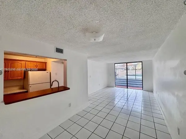 9678 Fontainebleau Blvd #111, Miami, FL 33172