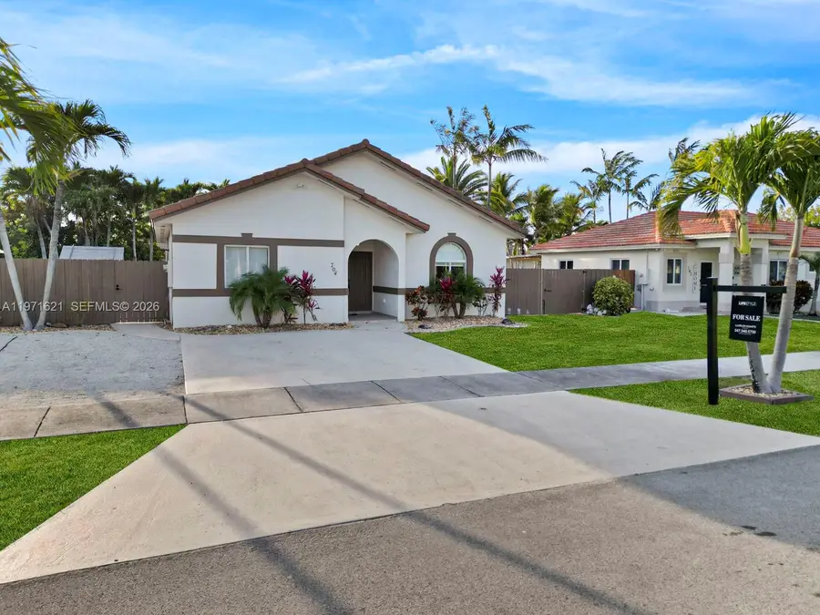 704 SE 14th Pl, Homestead, FL 33033 - #3