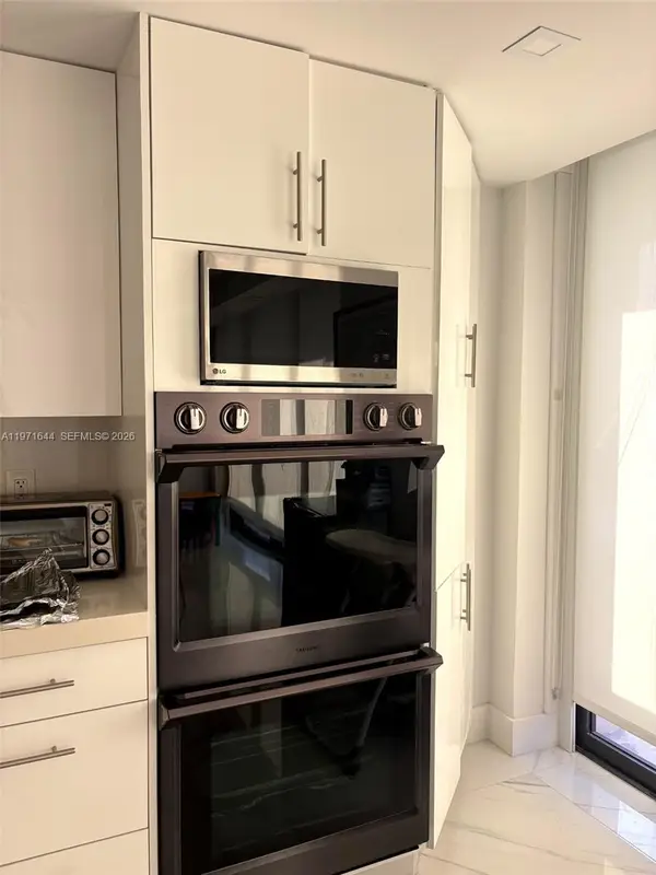 19667 Turnberry Way #27E, Aventura, FL 33180