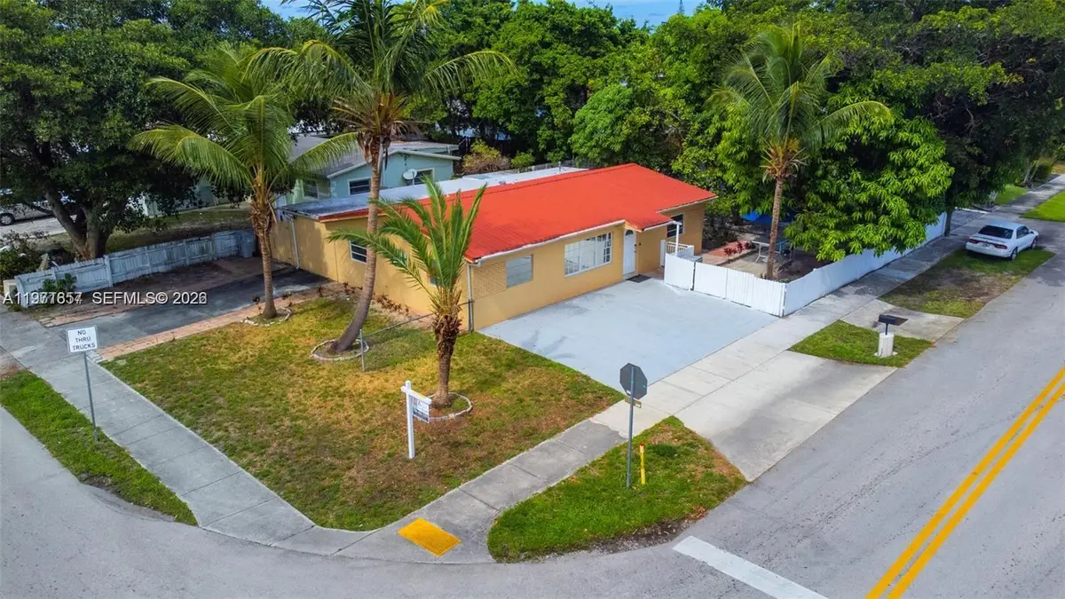 11 NE 21st St, Pompano Beach, FL 33060 - #1