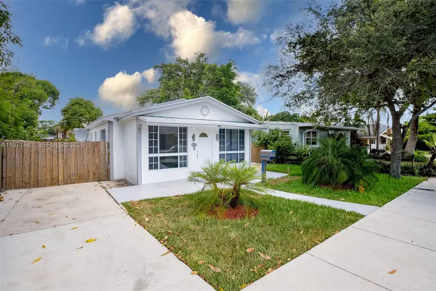 132 SW 2nd Ave, Hallandale Beach, FL 33009 - #2