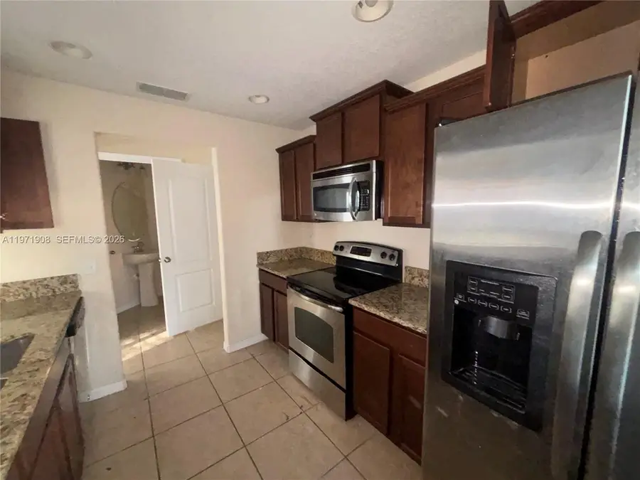 330 Carina Cir, Sanford, FL 32773 - #2