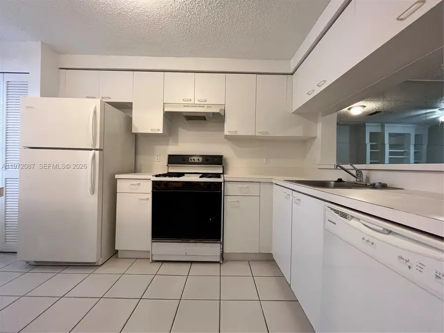 8064 Sanibel Dr, Tamarac, FL 33321 - #3