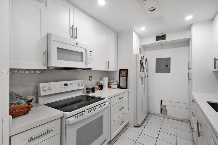 7933 West Dr #819, North Bay Village, FL 33141 - #3