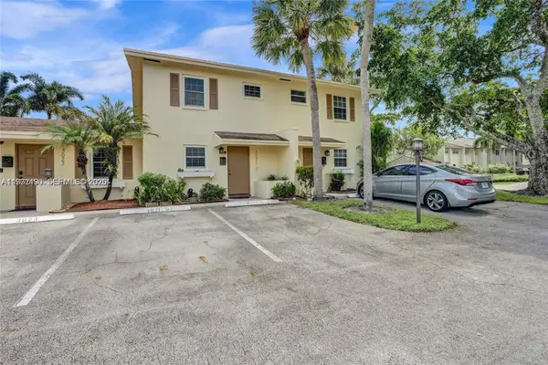 3021 NW 68th St #11G, Fort Lauderdale, FL 33309