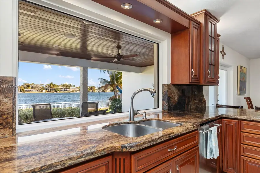 8121 SW 203rd St, Cutler Bay, FL 33189 - #3