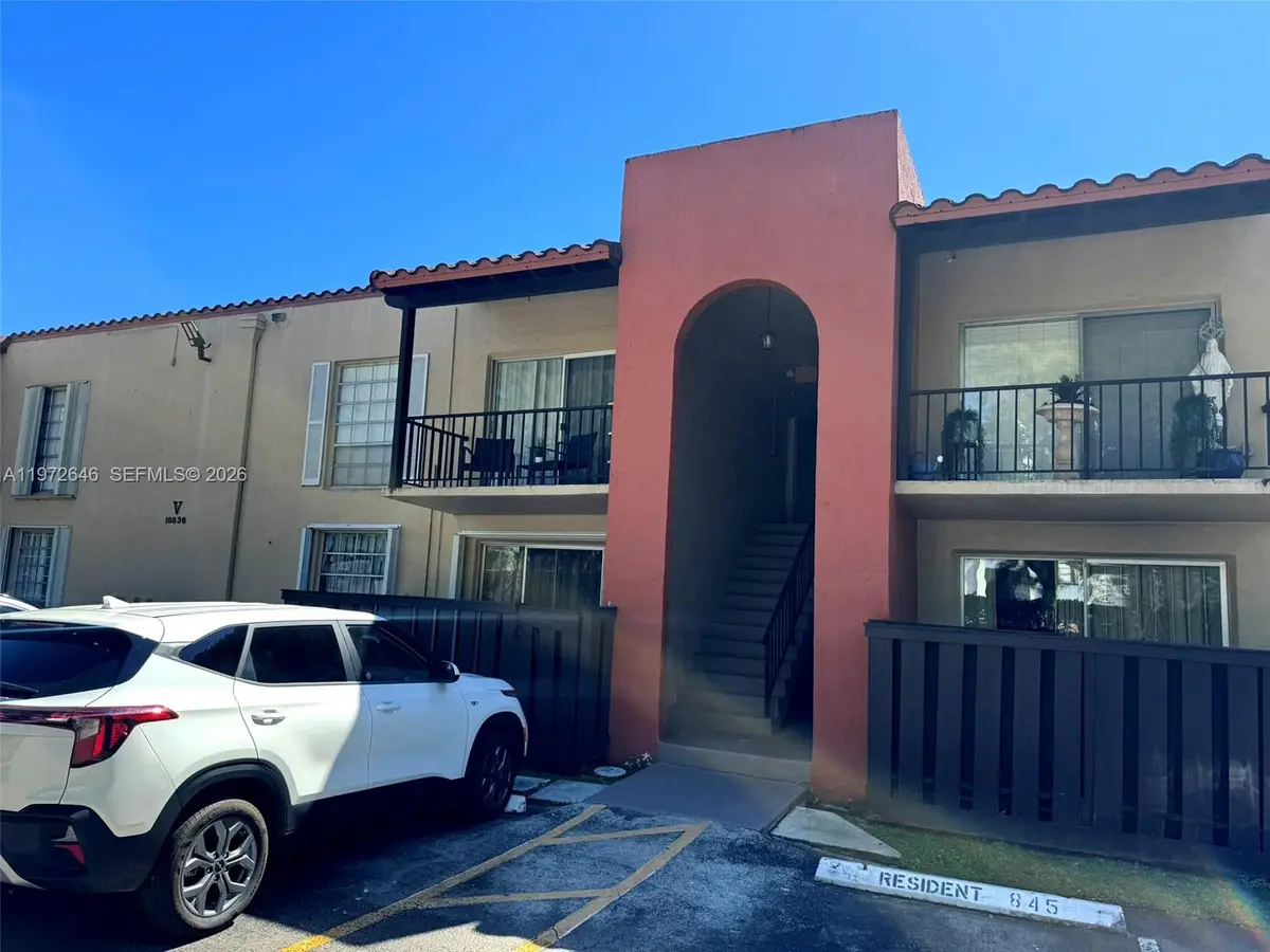 10836 N Kendall Dr #V14, Miami, FL 33176 - #1