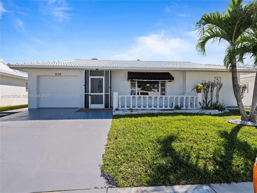 7504 NW 70th Ave, Tamarac, FL 33321 - #2