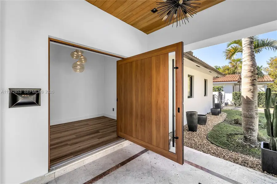 1424 Algardi Ave, Coral Gables, FL 33146 - #3