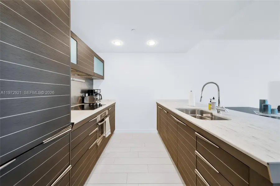 200 Biscayne Boulevard Way #3811, Miami, FL 33131 - #3