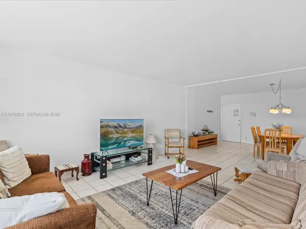 111 Golden Isles Dr #G8, Hallandale Beach, FL 33009