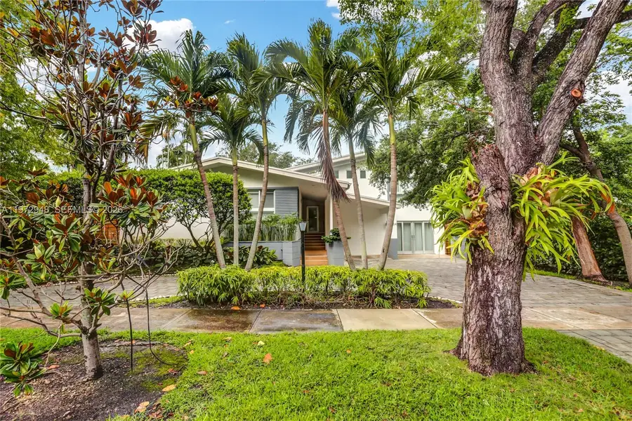 84 Bay Heights Dr, Miami, FL 33133 - #2