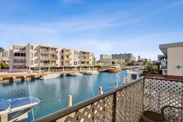 3665 NE 167th St #208, North Miami Beach, FL 33160