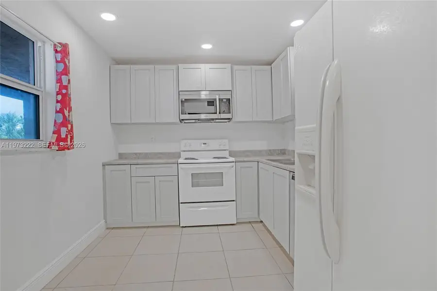 2850 Somerset Dr #414L, Lauderdale Lakes, FL 33311 - #3