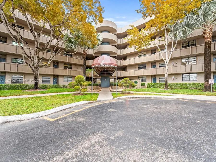 901 Colony Point Circle #304, Pembroke Pines, FL 33026 - #2
