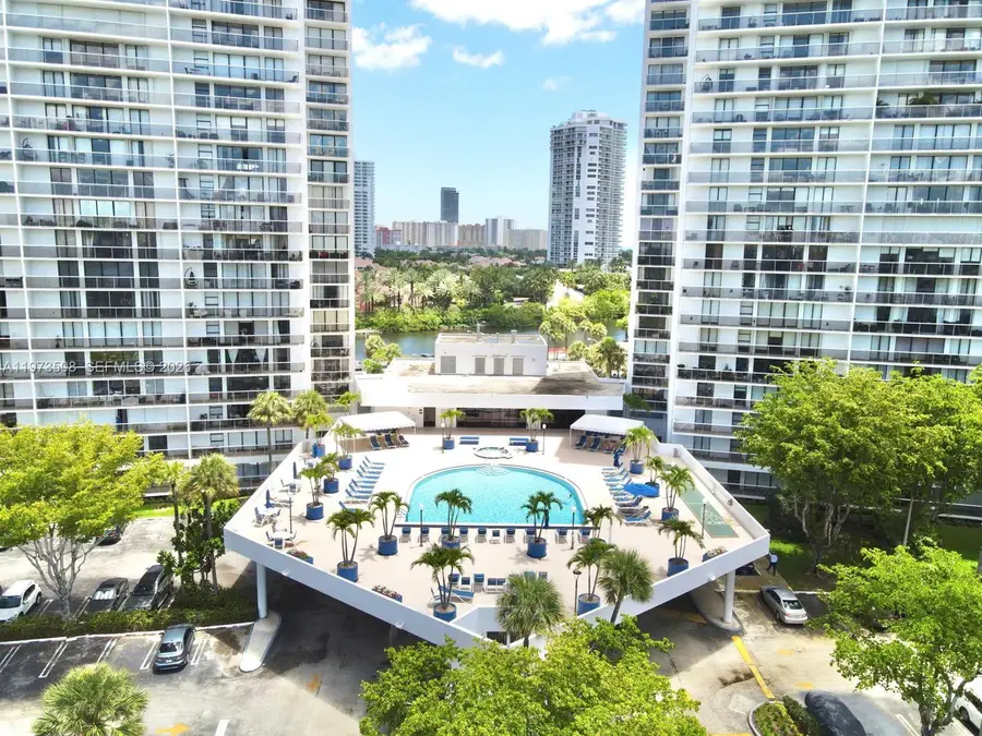 3731 N Country Club Dr #1124, Aventura, FL 33180 - #2