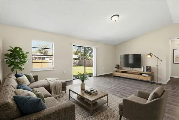 637 Mosquero Ave, Deltona, FL 32738