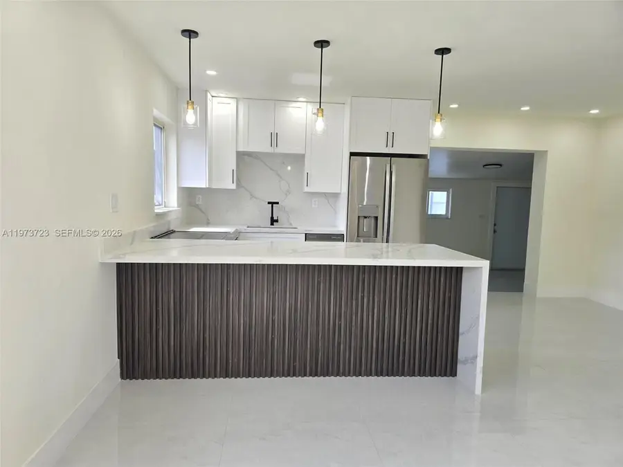 571 E 54th St, Hialeah, FL 33013 - #2