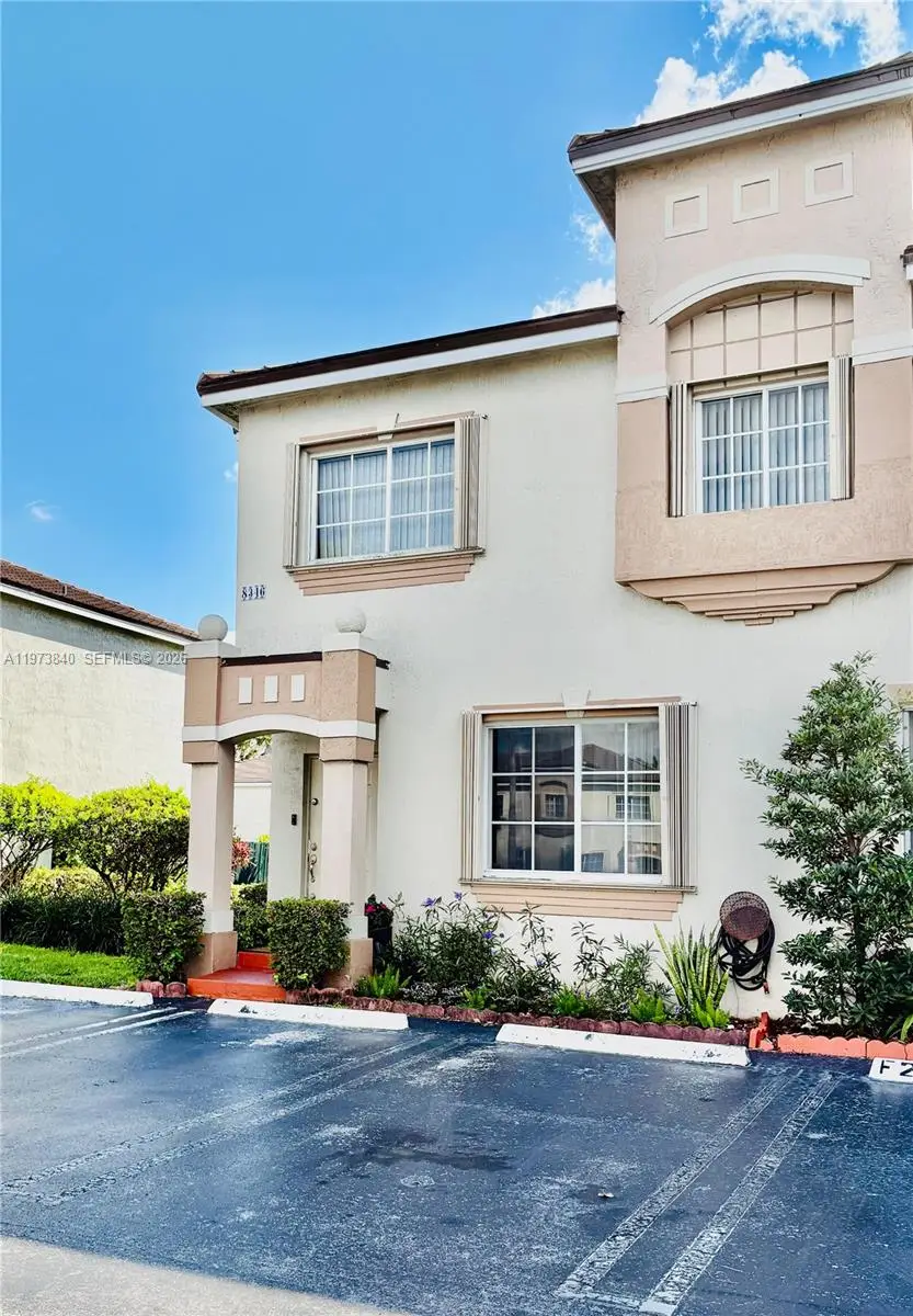 8346 NW 10th St, Miami, FL 33126 - #1