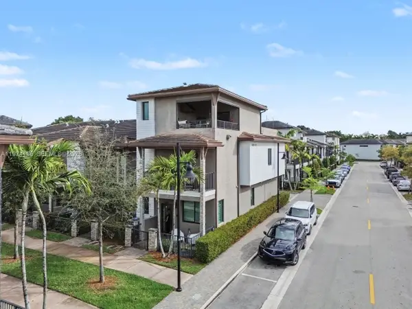 4903 NW 83rd Path, Doral, FL 33166