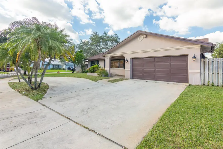 11945 SW 54th St, Cooper City, FL 33330 - #2