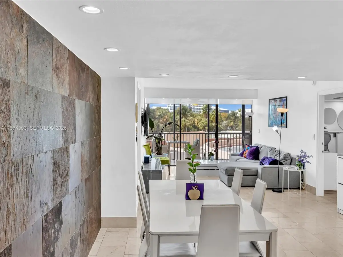 20335 W Country Club Dr #310, Aventura, FL 33180 - #1