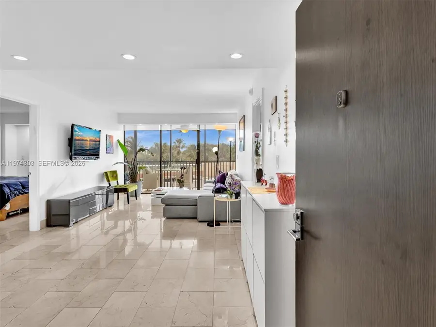 20335 W Country Club Dr #310, Aventura, FL 33180 - #2