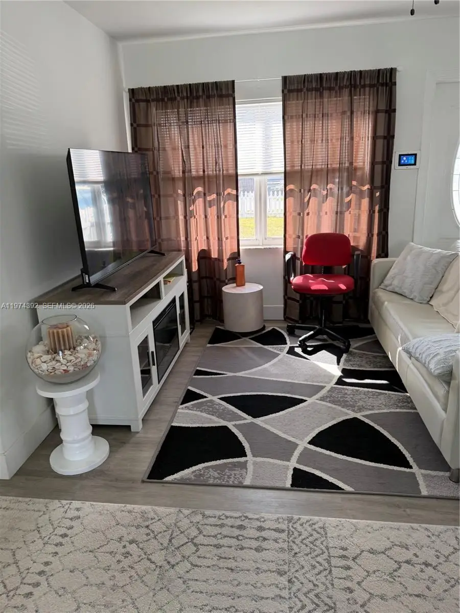 6060 NE 6th Ter, Oakland Park, FL 33334 - #2