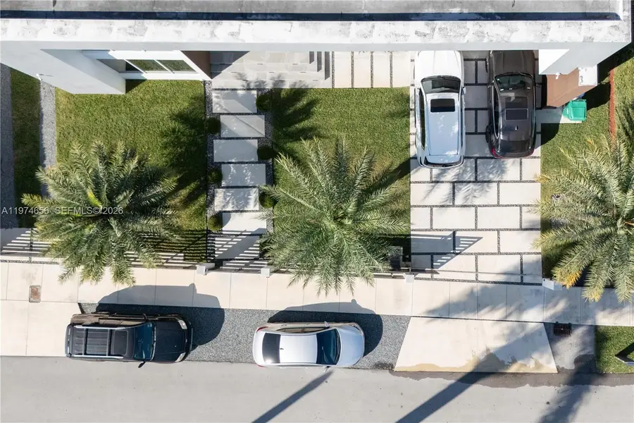 10181 NW 27th St, Doral, FL 33172 - #2