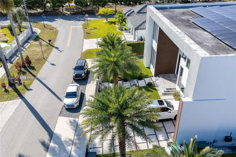 10181 NW 27th St, Doral, FL 33172 - #3