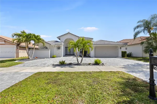 805 Bayside Ln, Weston, FL 33326