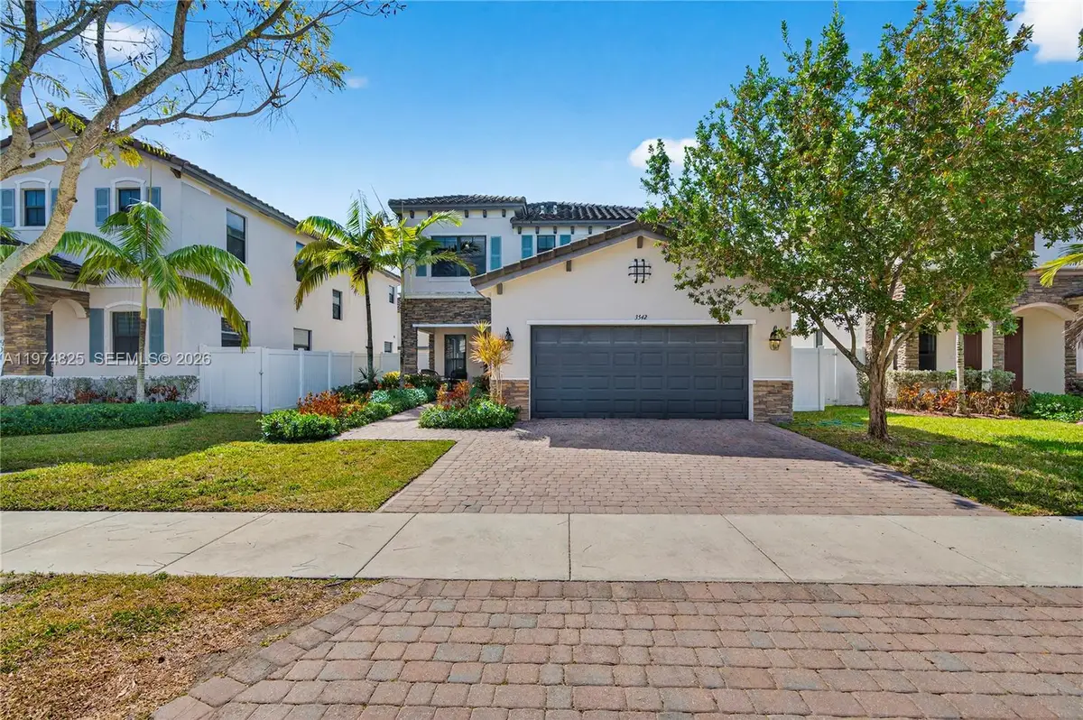 3542 W 93rd Pl, Hialeah, FL 33018 - #1