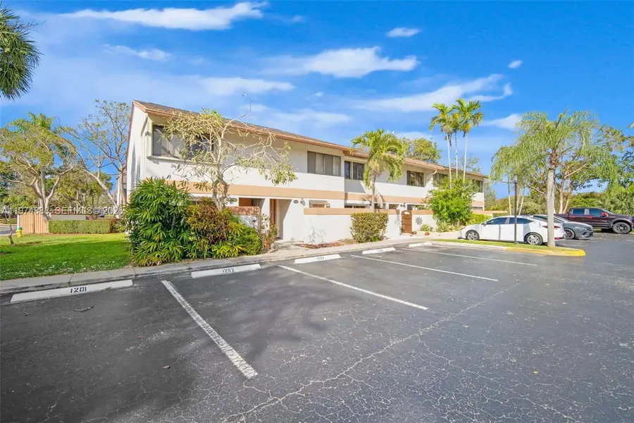 4250 SW 70th Ter, Davie, FL 33314 - #2