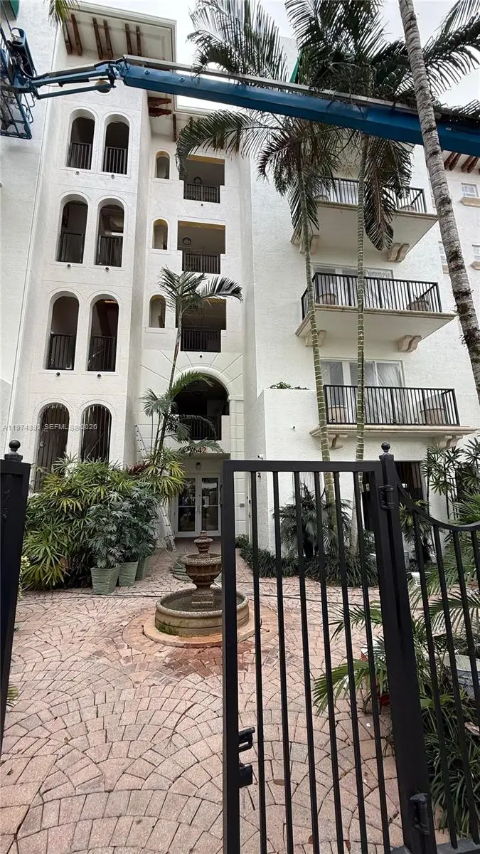 642 Valencia #305, Coral Gables, FL 33134 - #2