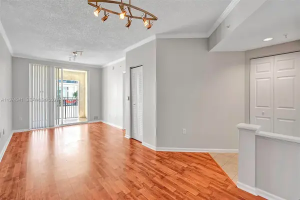 17150 N Bay Rd #2802, Sunny Isles Beach, FL 33160