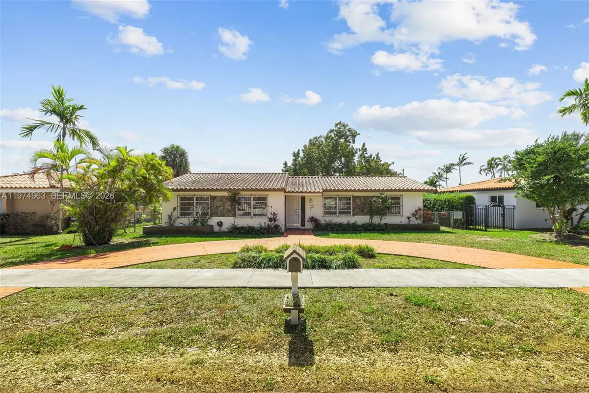 10262 SW 27th St, Miami, FL 33165 - #1
