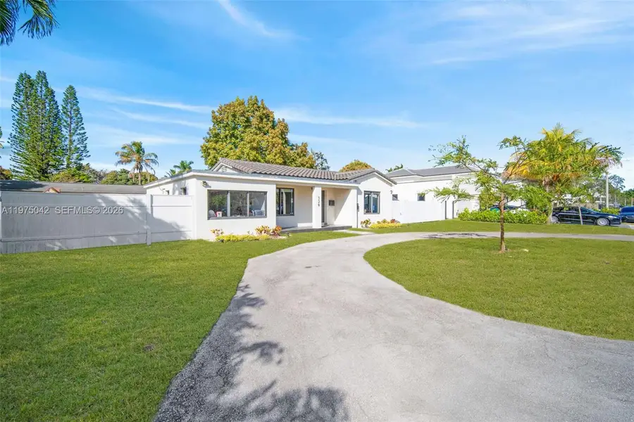 529 NE 109th St, Miami, FL 33161 - #2