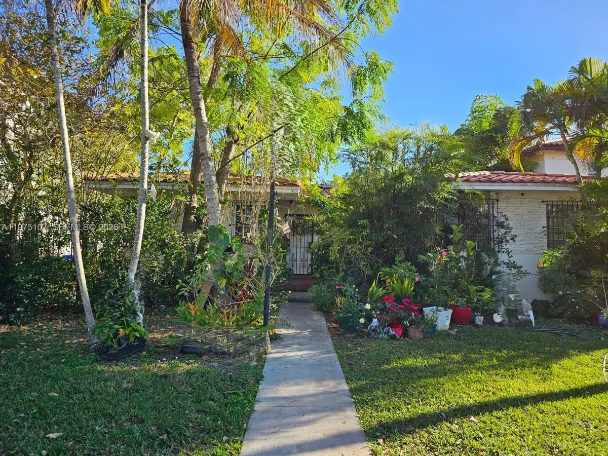122 Camilo Ave, Coral Gables, FL 33134 - #1