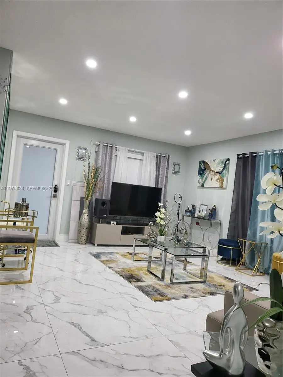 1747 Rodman St #110, Hollywood, FL 33020 - #2