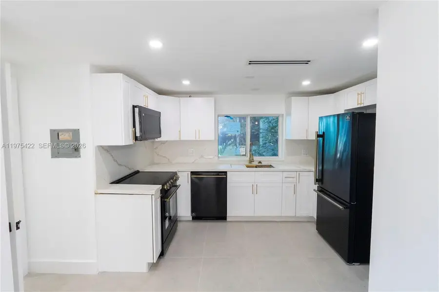 905 Tangier St, Coral Gables, FL 33134 - #3