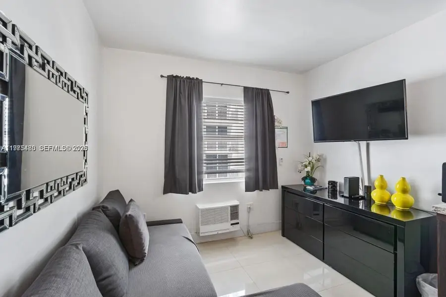 335 Ocean Dr #310, Miami Beach, FL 33139 - #3